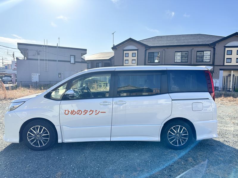 大型タクシー車両